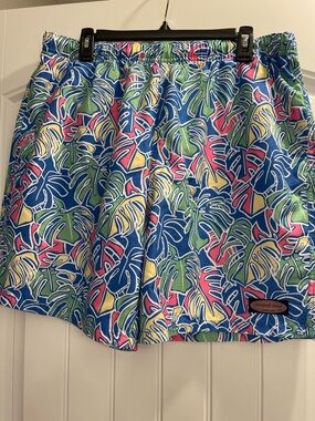 Vineyard Vines Mens Chappy Swim Trunks Tropical Leaves Shorts Blue Pink Sz Large